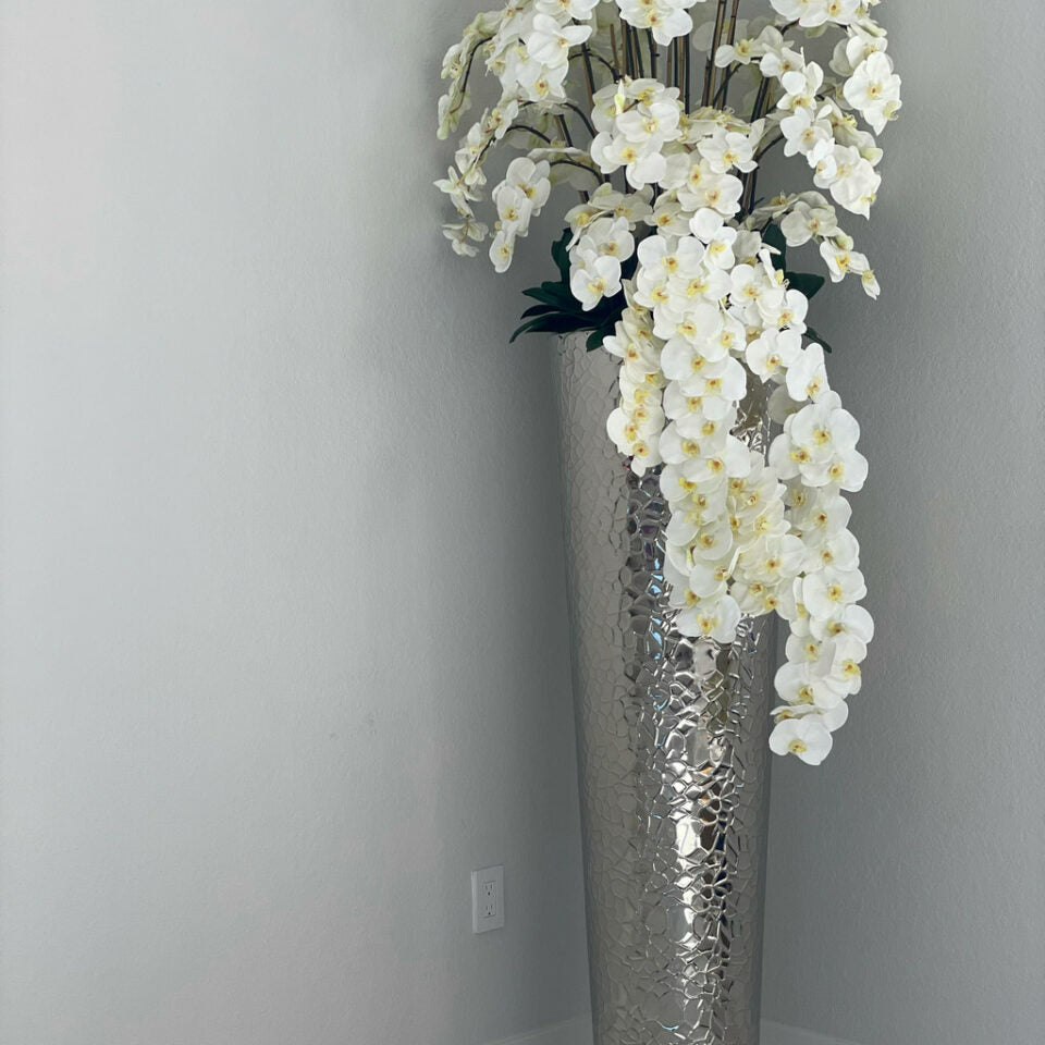 Vase extra haut d'orchidées Phalaenopsis en cascade